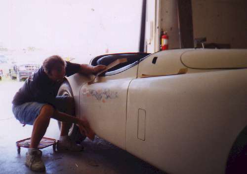 xk140jack.jpg (13880 bytes)